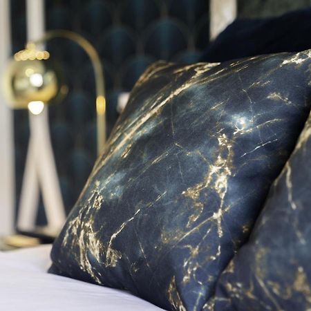 برمنغهام Maevela Apartments - Ultra Lavish Luxury 2 Bed Apartment City Centre - With Balcony - Free Secure Parking - Ps4 & Smart Tv'S المظهر الخارجي الصورة